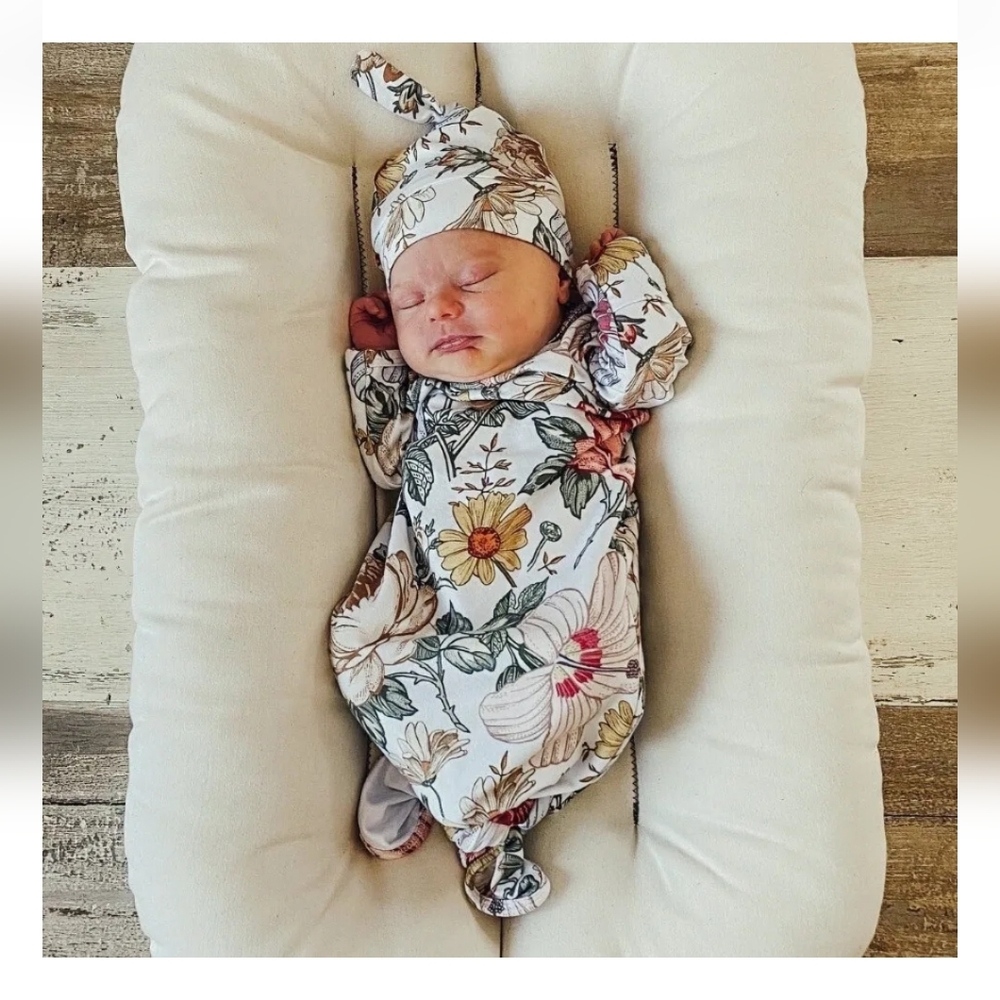 Newborn Knotted Gown & Hat Set Vintage Floral Baby Sleeper Coming Home Outfit